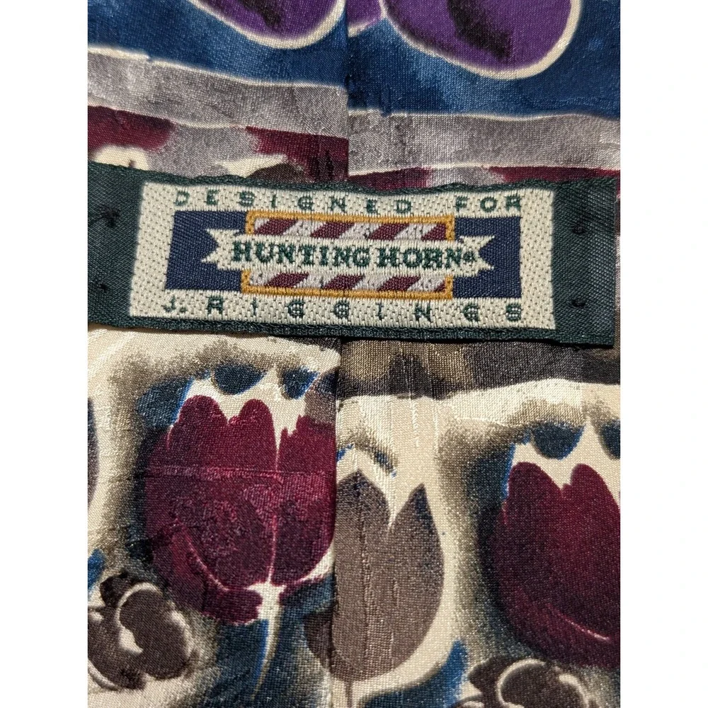 J Riggins Necktie Mens 4W‎ Purple Hunting Horn Abstract Silk Vintage 90s Tie